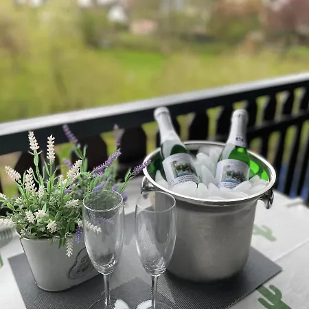 Ferienwohnung Wiesenblick 아파트 뤼베나우