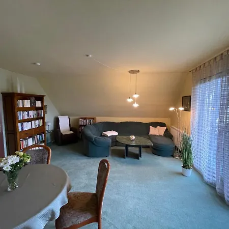 Ferienwohnung Wiesenblick לובנאו